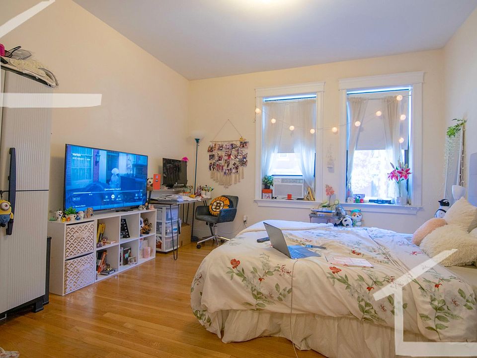 2nd image of 77 Quint Ave #10
