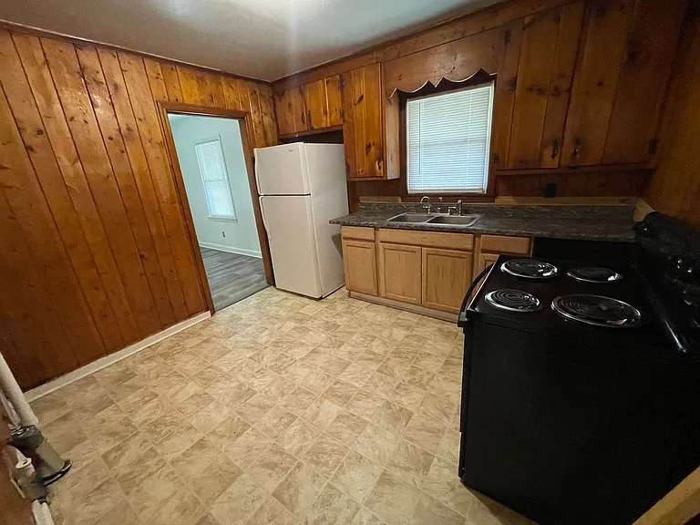 807 Memory Ln — Photo 6