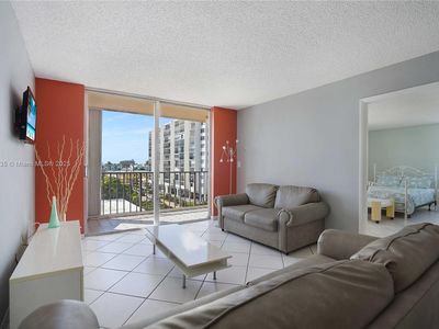 7921 Byron Ave APT 507, Miami Beach, FL, 33141