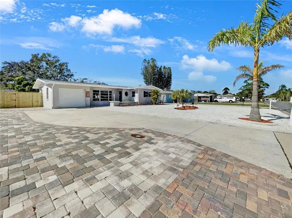 212 62nd St NW, Bradenton, FL 34209