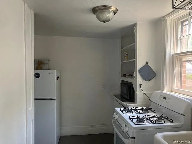 378 Sea Cliff Ave #3 — Photo 6