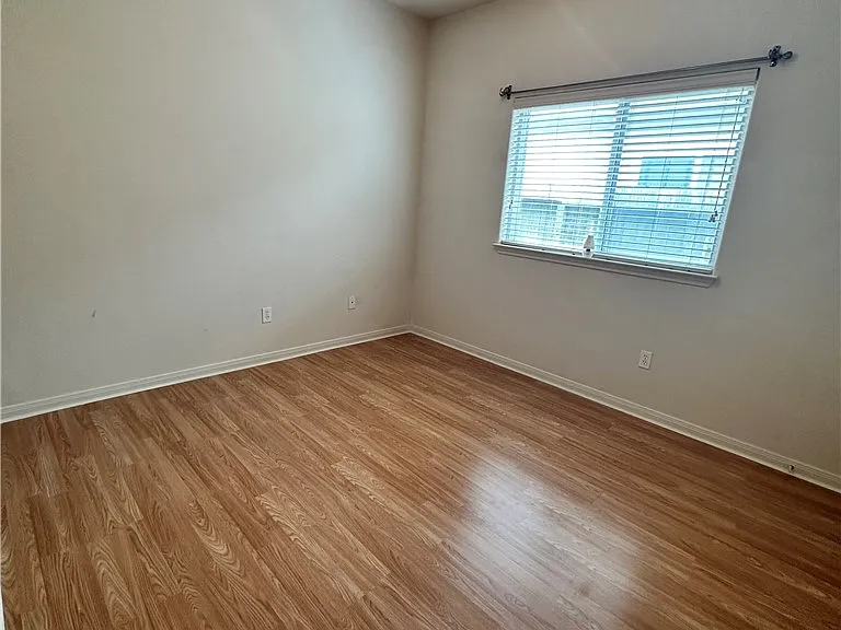 2545 Las Brisas St — Photo 30