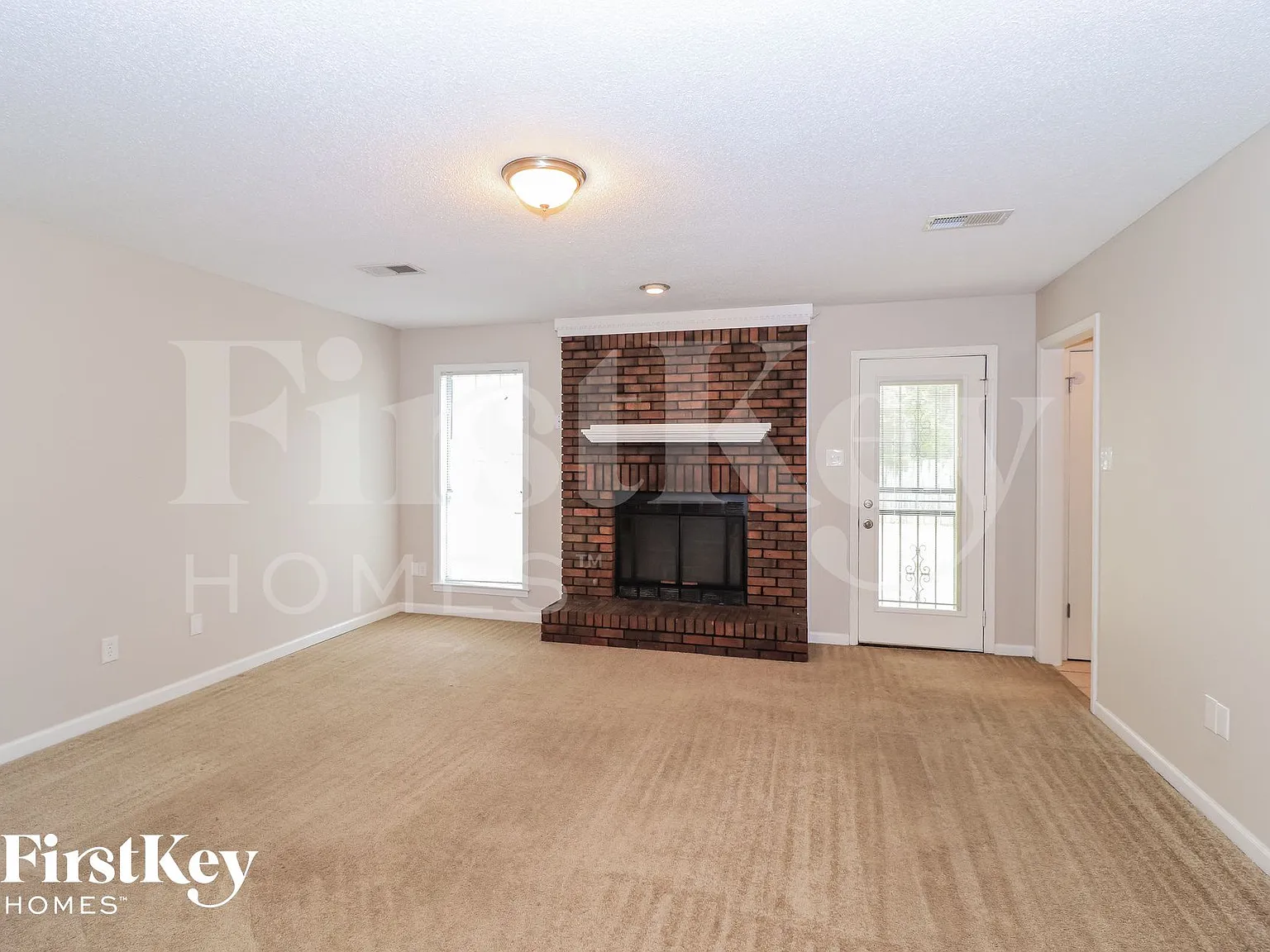 3 bed, 2.0 bath, 1309 sqft, $1,675 — Photo 3
