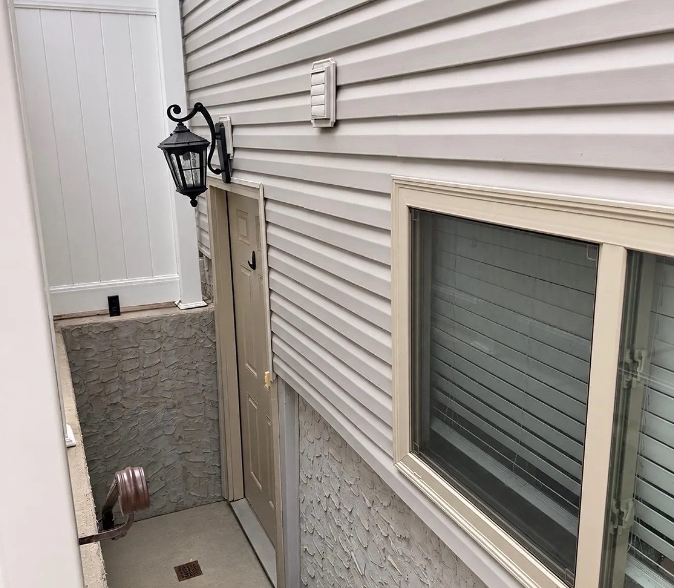 Apricot Ct, Staten Island — Photo 2