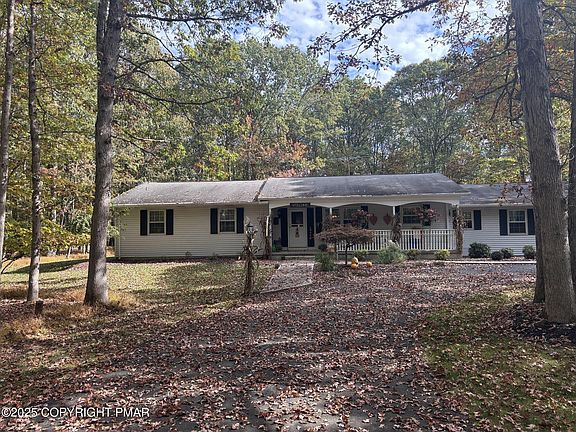 2nd image of 254 Blackthorn Dr