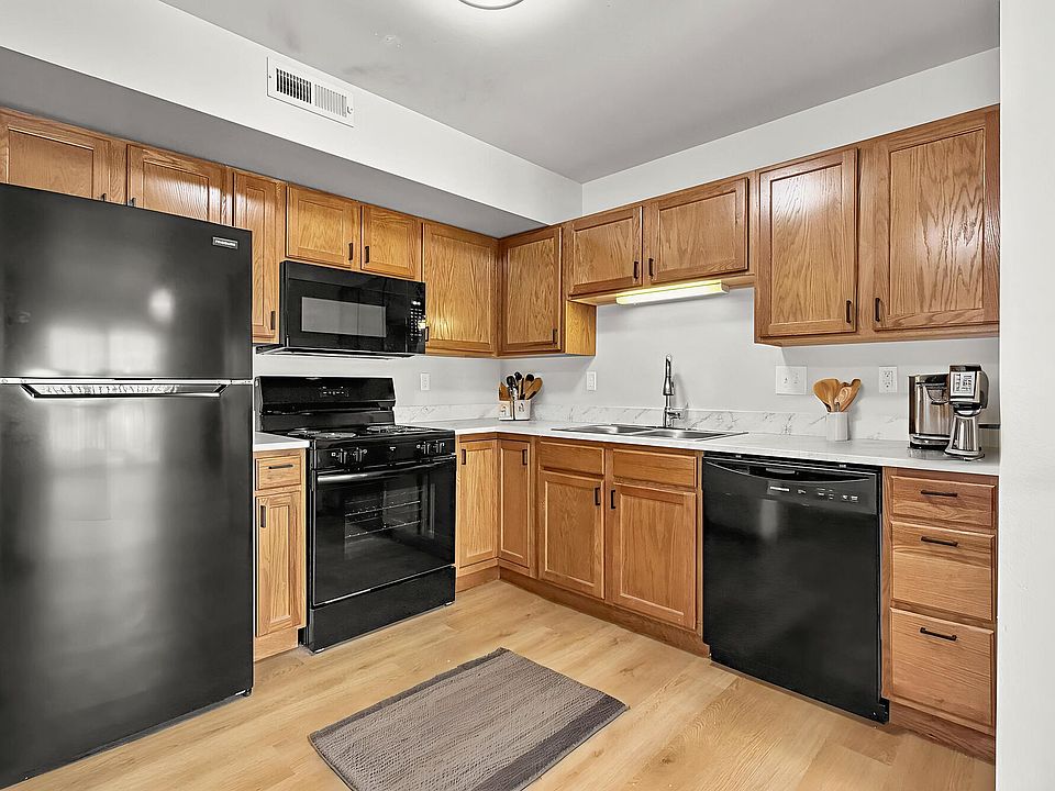 1st image of 4020 33rd Ave SW APT 7