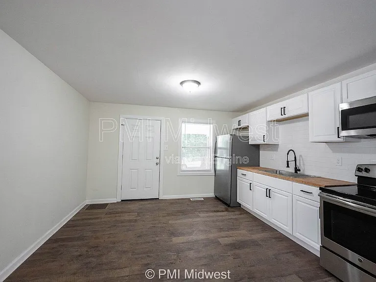514 N Chester Ave — Photo 3