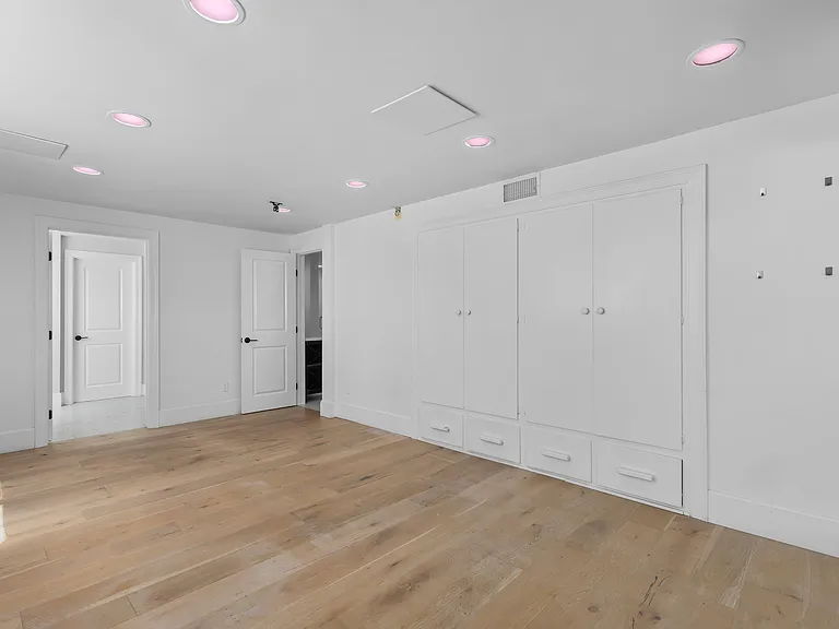 3200 N Poinsettia Ave — Photo 24