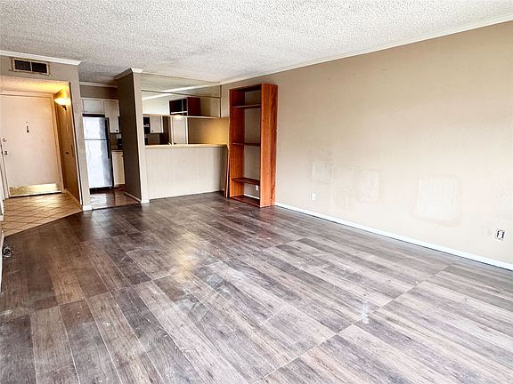 2nd image of 4859 Cedar Springs Rd APT 356