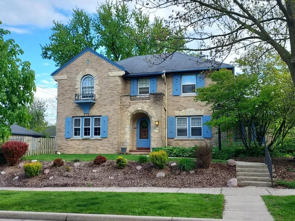 2201 East Jarvis STREET, Shorewood, WI 53211