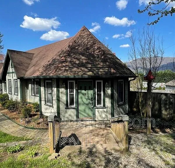 3 Gables Pl — Photo 1