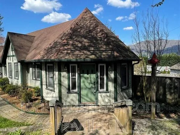 3 Gables Pl, Waynesville, NC 28786