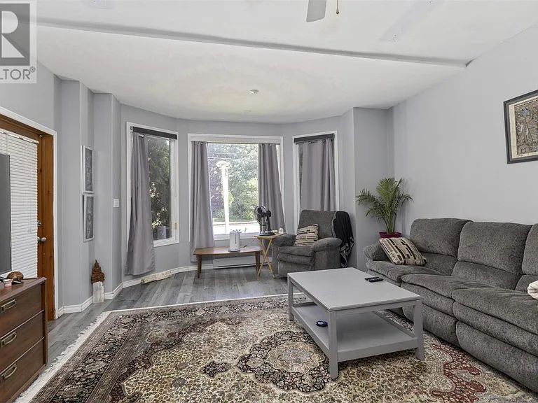 515 Albert St E #1 — Photo 3