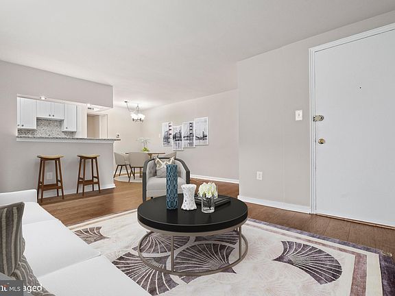 4th image of 816 S Arlington Mill Dr #5-103