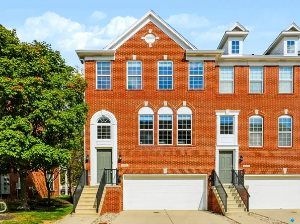 11812 Harvard Ln, Carmel, IN 46032