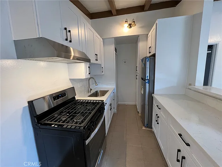 240 W Mayfair Ave — Photo 9