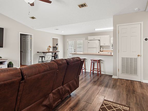 3rd image of 7912 Campflowers Rd