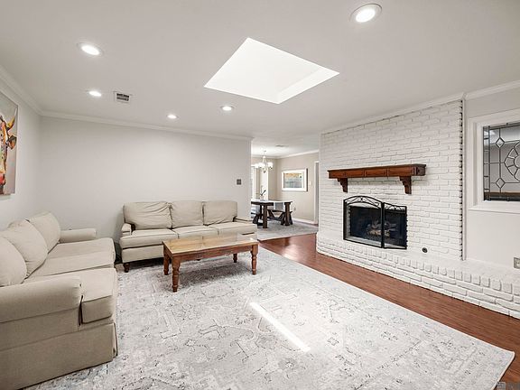 4th image of 4920 Woodlyn Dr