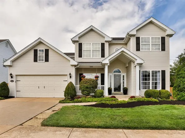 2340 Dartmouth Bend Dr, Ballwin, MO 63011