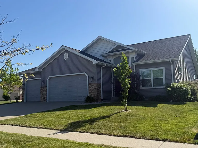 3314 Cullen Dr — Photo 2