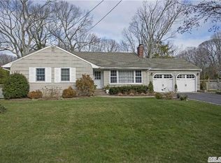 9 Friends Rd, Setauket, NY 11733