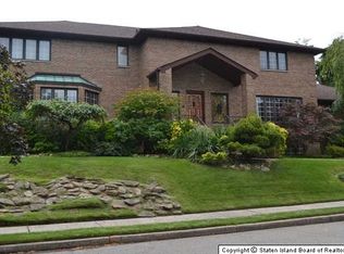 12 Morton St, Staten Island, NY 10306