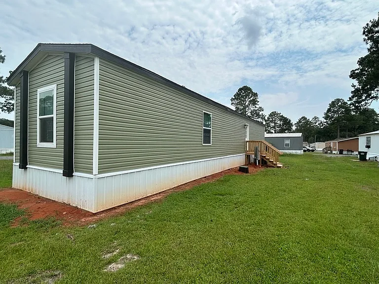 204B Sussex Dr — Photo 3