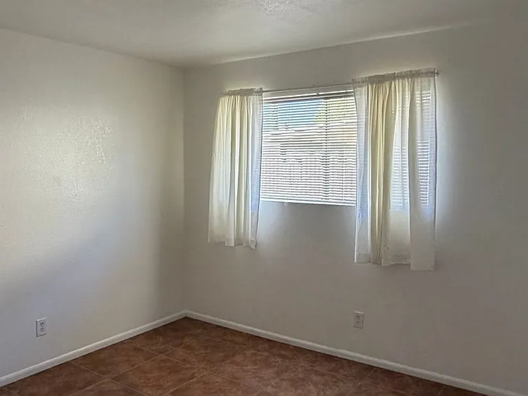 1101 Cholla Cir — Photo 11