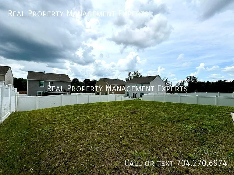 4025 Lampasas Ln — Photo 22