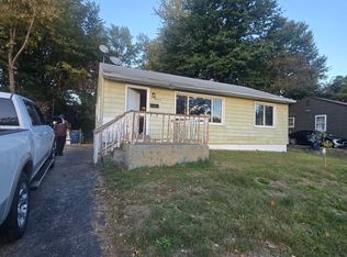 9145 Loganberry Ln, Saint Louis, MO 63121