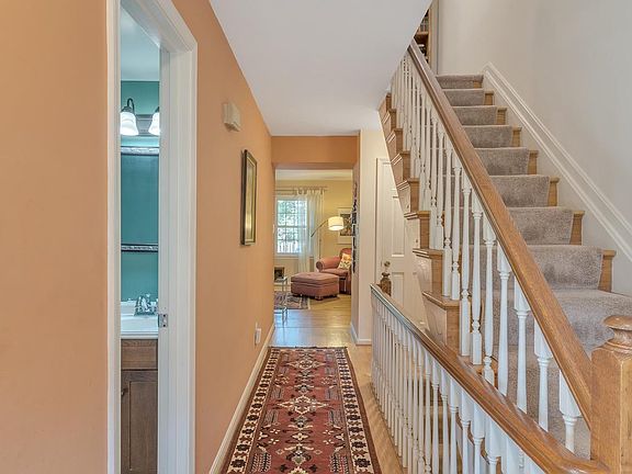5th image of 1490 Birdwood Ct