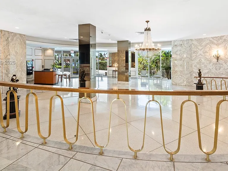 5255 Collins Ave #9E — Photo 39