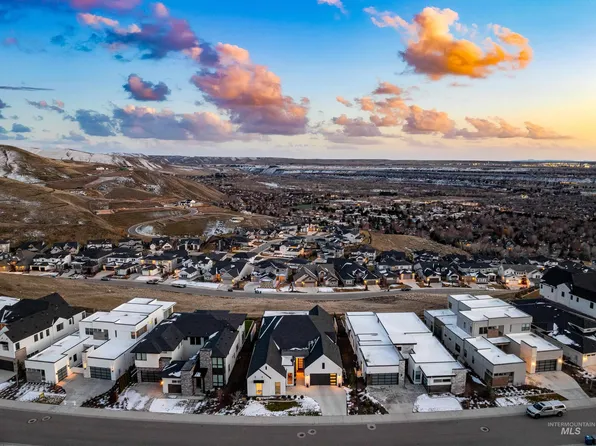 5883 E Marmount Ct, Boise, ID 83716