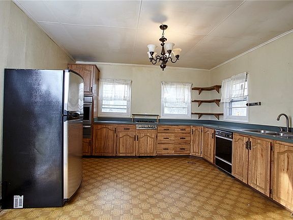 3rd image of 4380 Bellevue Ave