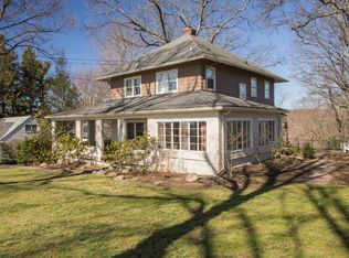29 Hillcrest Rd, Mountain Lakes, NJ 07046