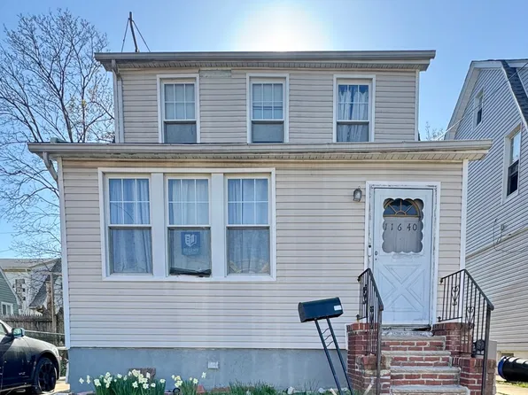 11640 203rd St, Saint Albans, NY 11412