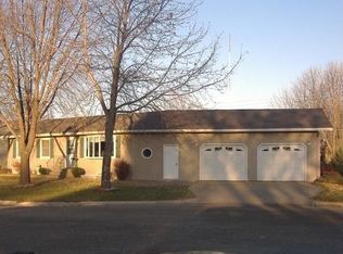 1318 Horizon Dr, Marshall, MN 56258
