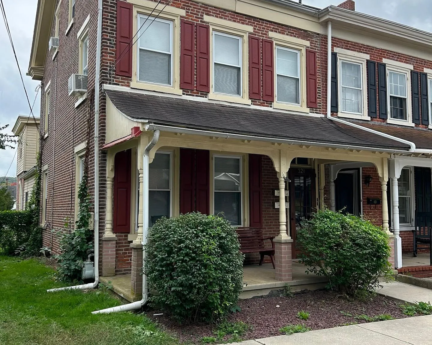 2 bed, 1200 sqft, $1,750 — Photo 1
