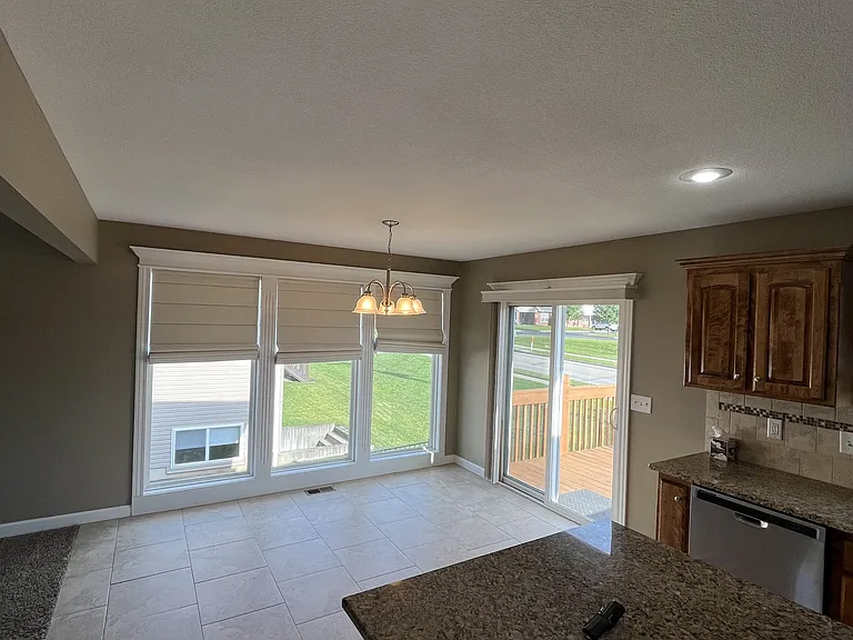 455 Ash Ct — Photo 6