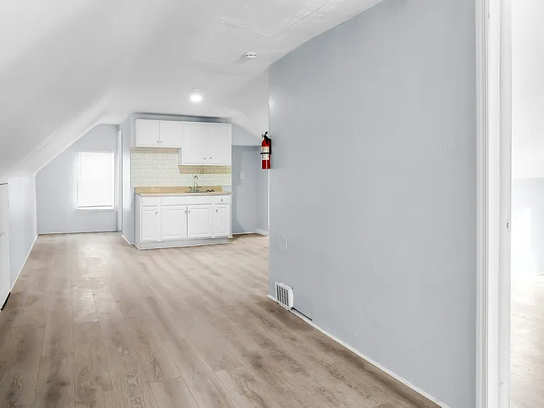 11215 Whitmore Ave #B — Photo 18