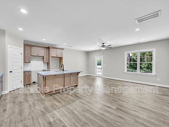 4th image of 513 B H Parrish Rd