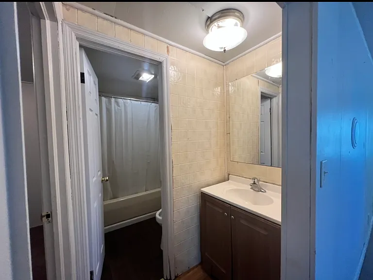 102 Flower St — Photo 9
