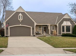 10820 W 104th St, Overland Park, KS 66214