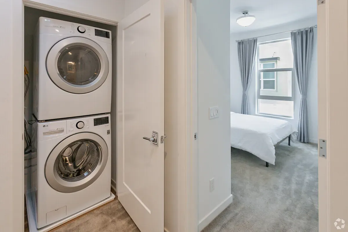3 bed, 3.5 bath, $1,677 — Photo 4