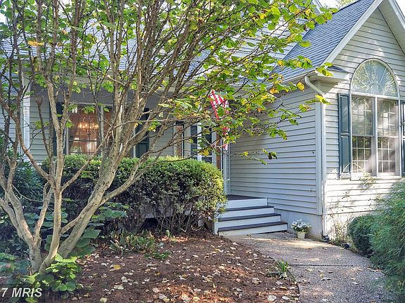 2nd image of 251 Oakwood Dr