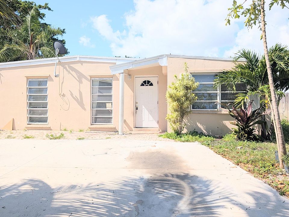 1st image of 490 Tulip Tree Drive