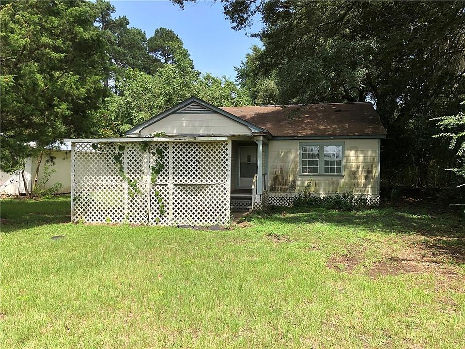 1st image of 320 E High School Dr