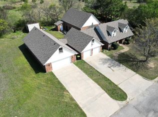 105 Gardenwood Dr, Holdenville, OK 74848