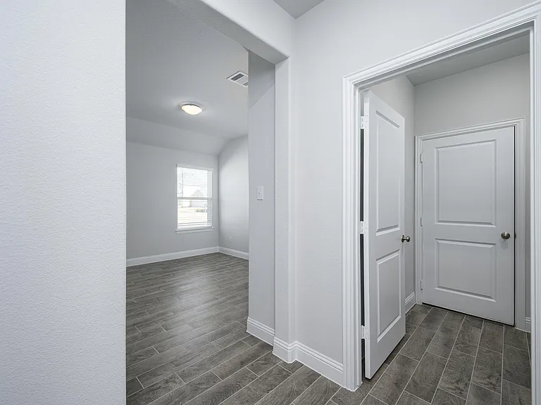 501 Amenduni Ln — Photo 22