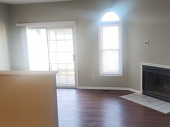 4th image of 921 N University Blvd #921